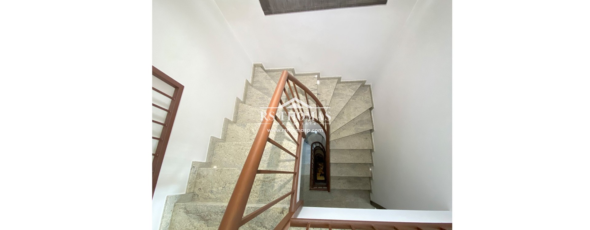 Attached house for sale in Anyos