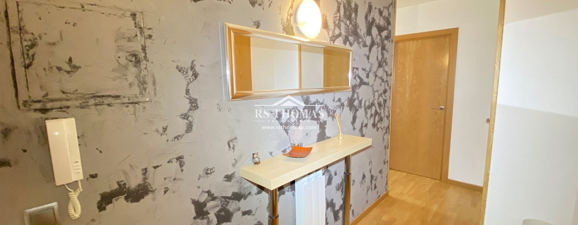 Location longue durée - Appartement -
Ransol