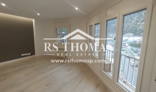 Rental - Apartment -
Santa Coloma