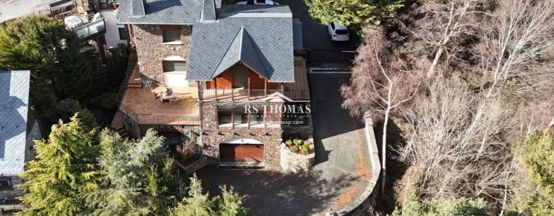 Sale - Attached House -
Escás