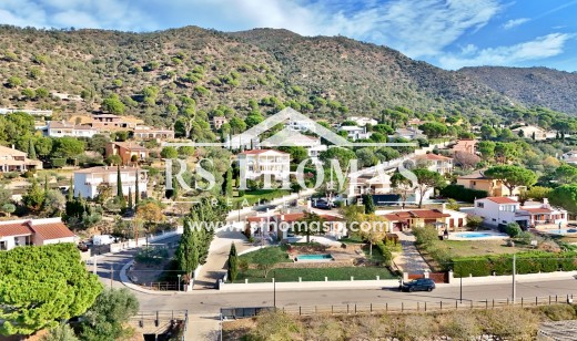 Compra - Villa -
España - Rosas