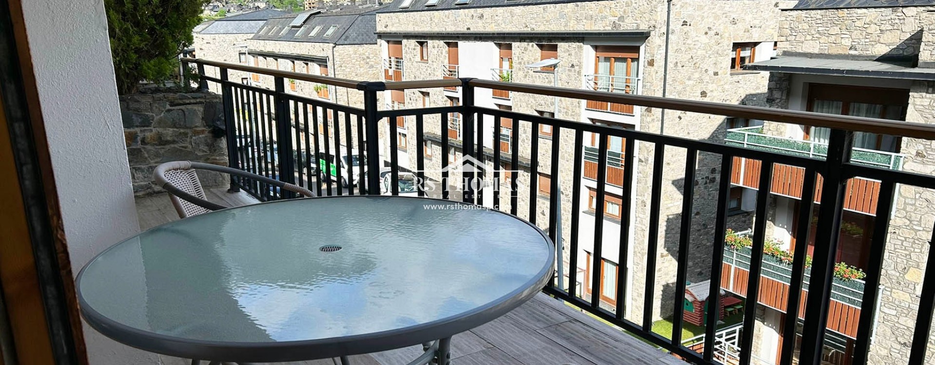 Location longue durée - Appartement -
Encamp