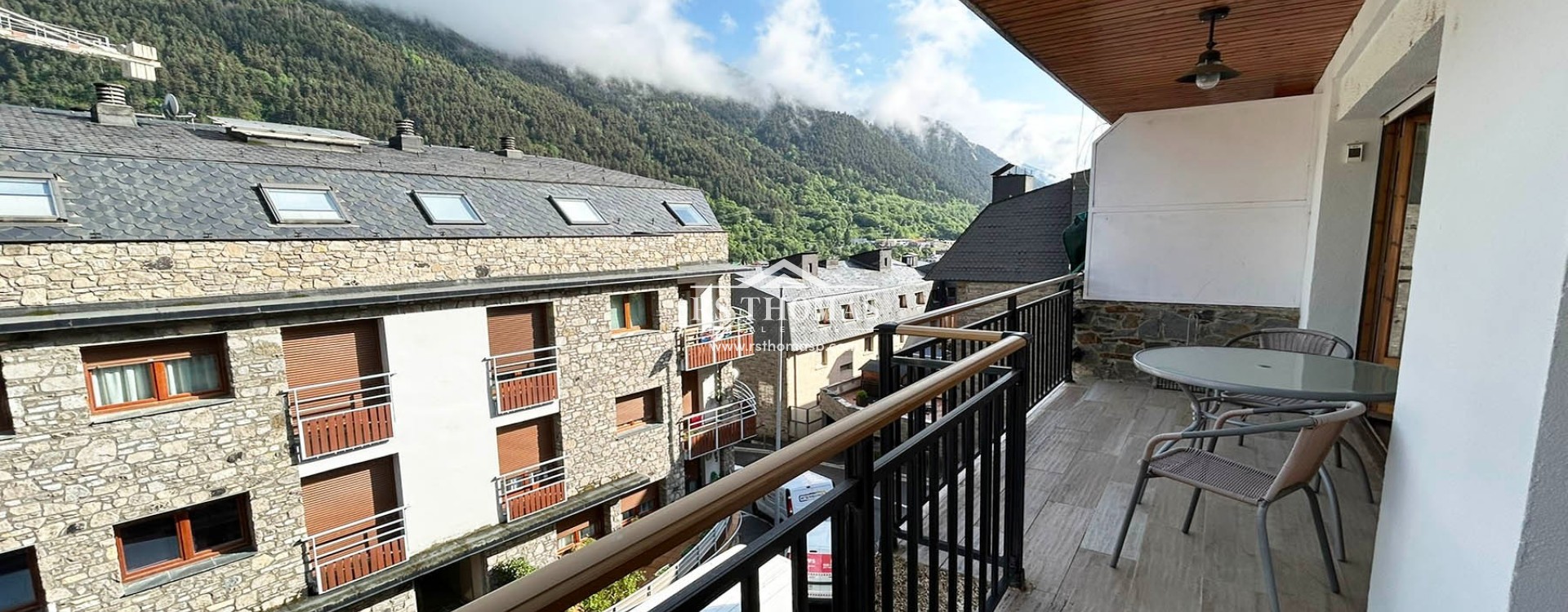 Location longue durée - Appartement -
Encamp
