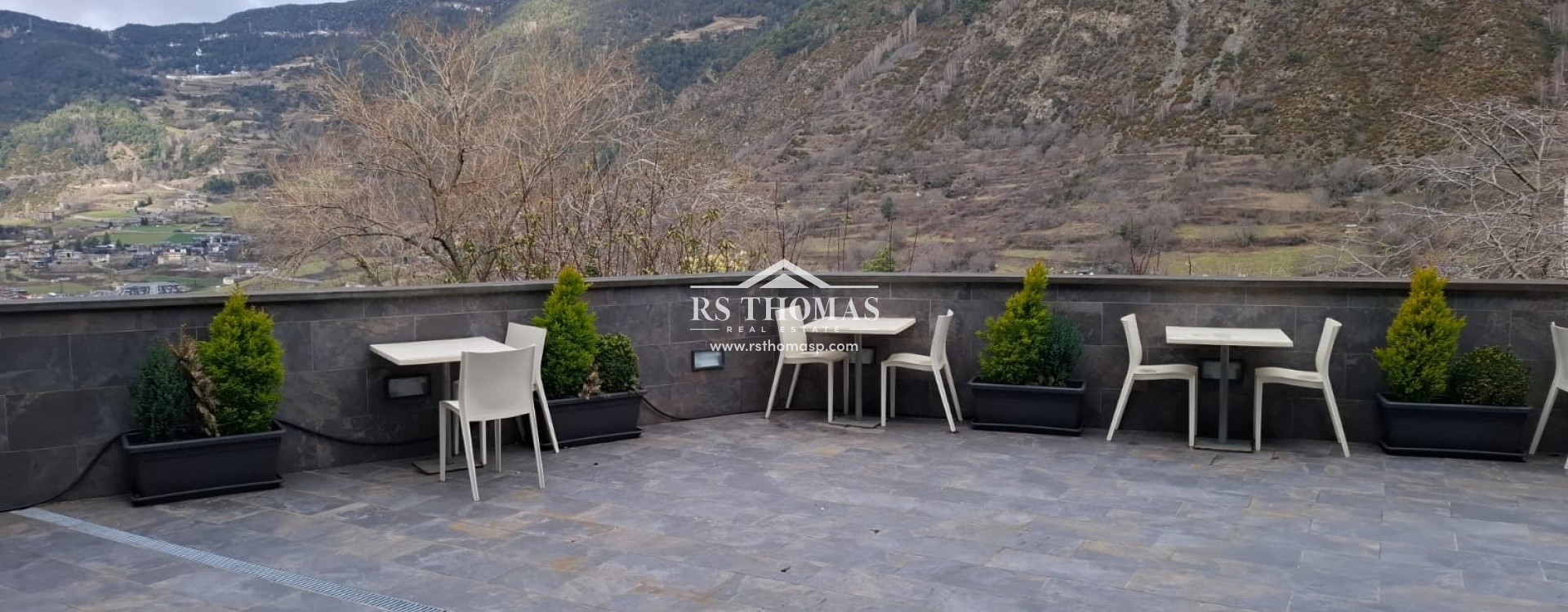 Rental - Restaurant -
Encamp