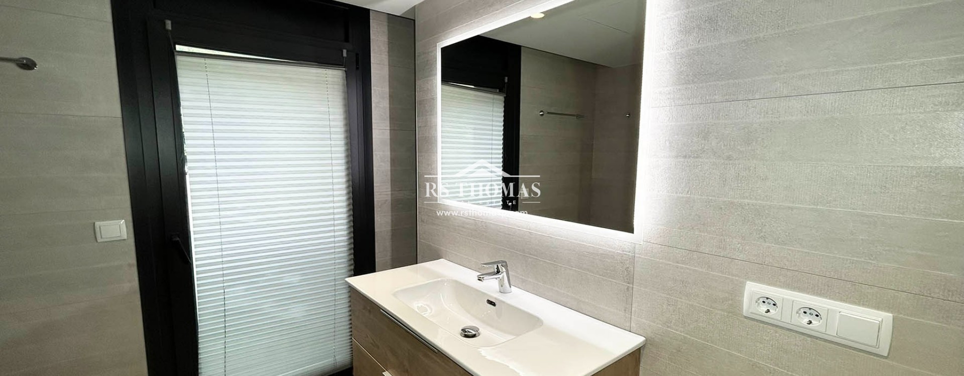 Location longue durée - Appartement -
Andorra La Vella