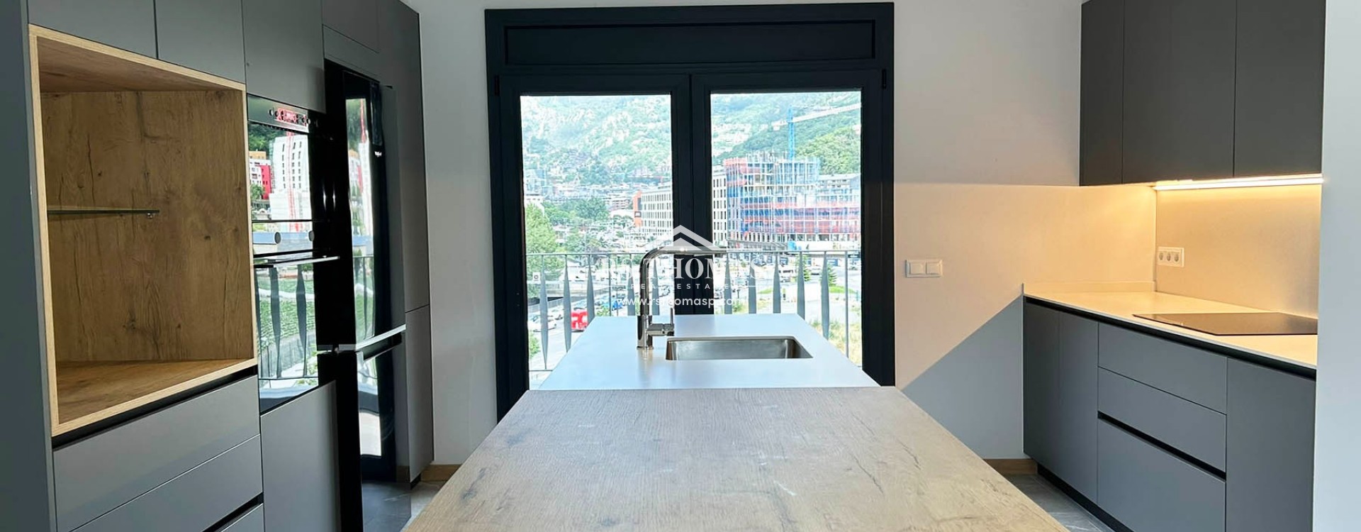 Location longue durée - Appartement -
Andorra La Vella