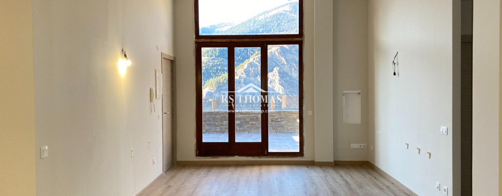 Compra - Piso -
Canillo