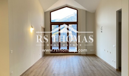 Compra - Piso -
Canillo
