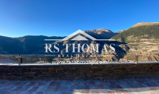 Compra - Piso -
Canillo