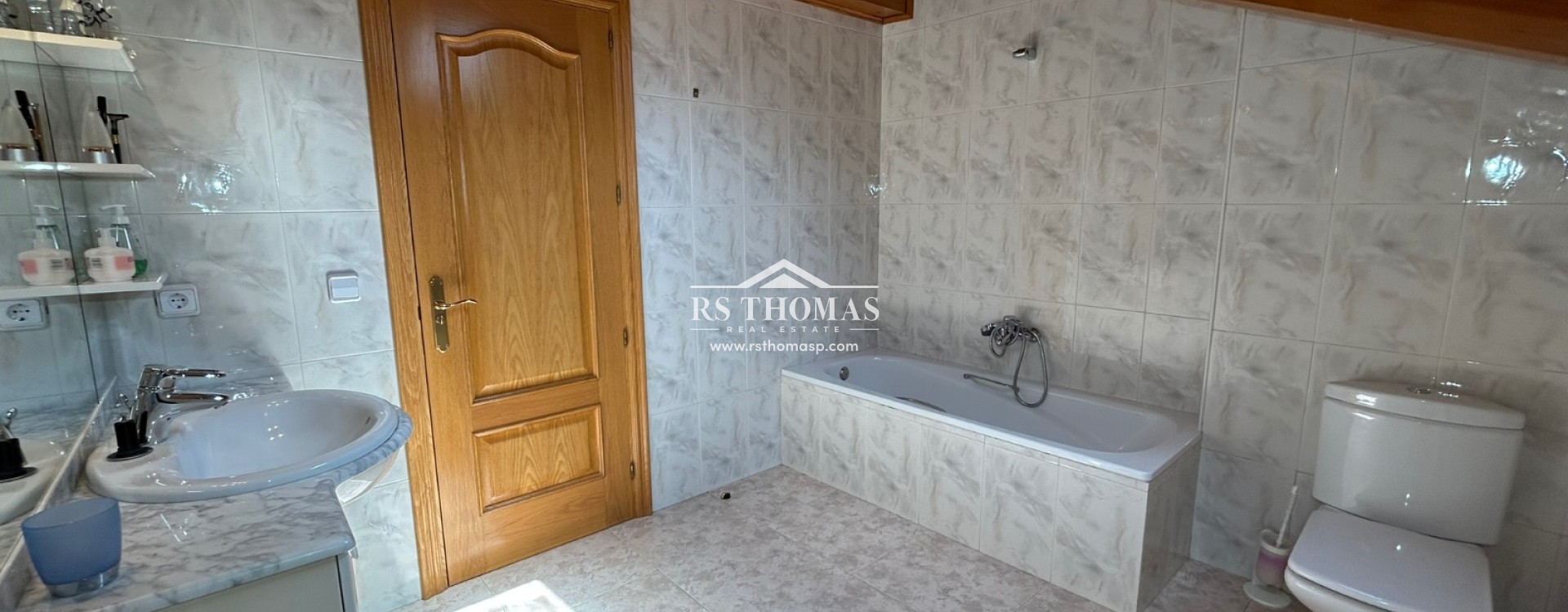 Sale - Chalet -
Arinsal