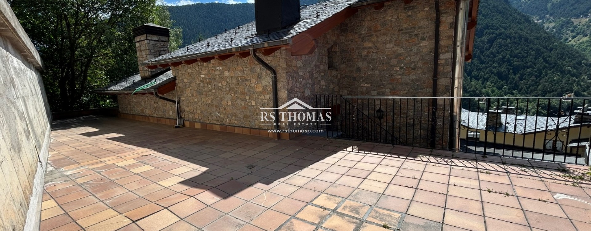 Sale - Chalet -
Arinsal