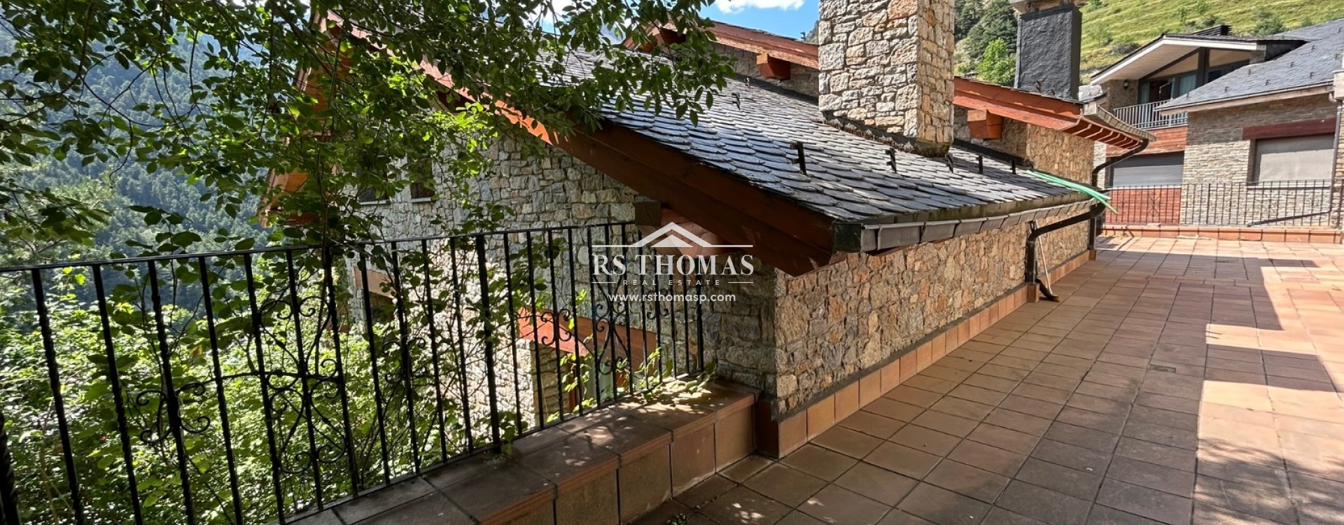 Sale - Chalet -
Arinsal