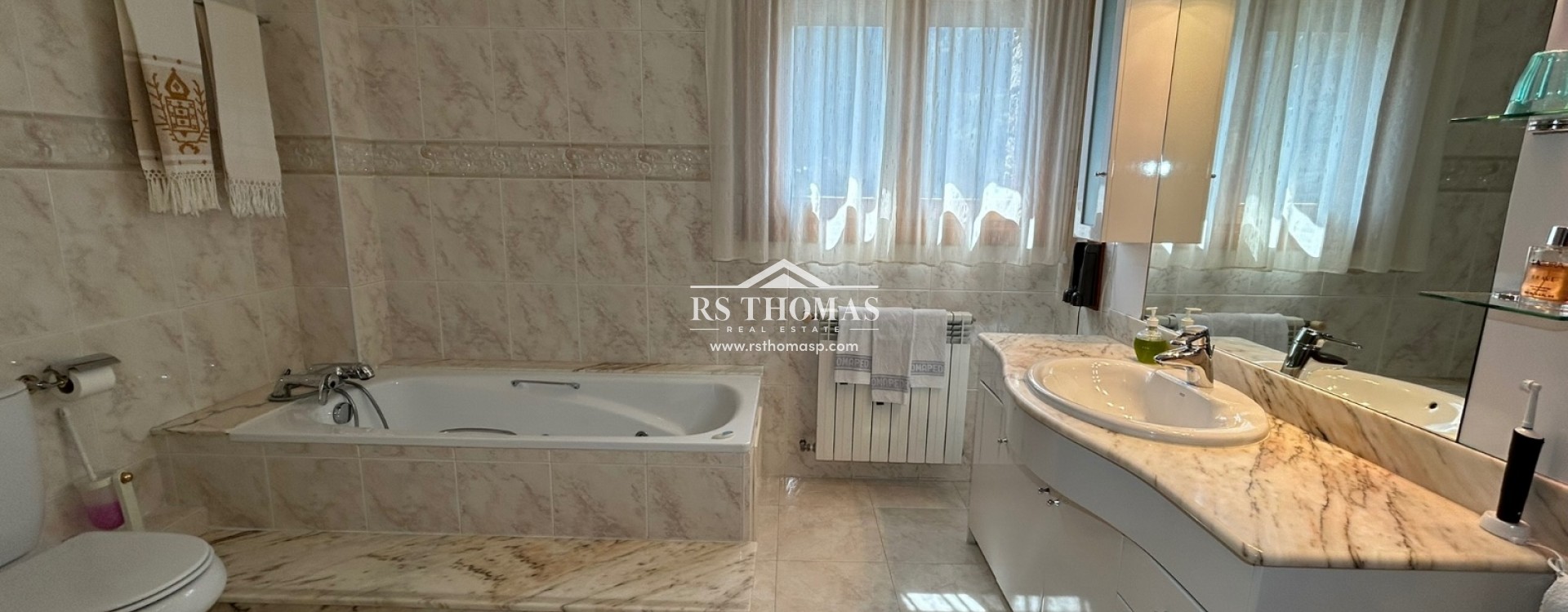 Sale - Chalet -
Arinsal