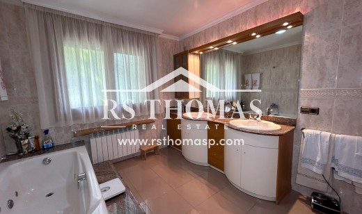 Sale - Chalet -
Arinsal