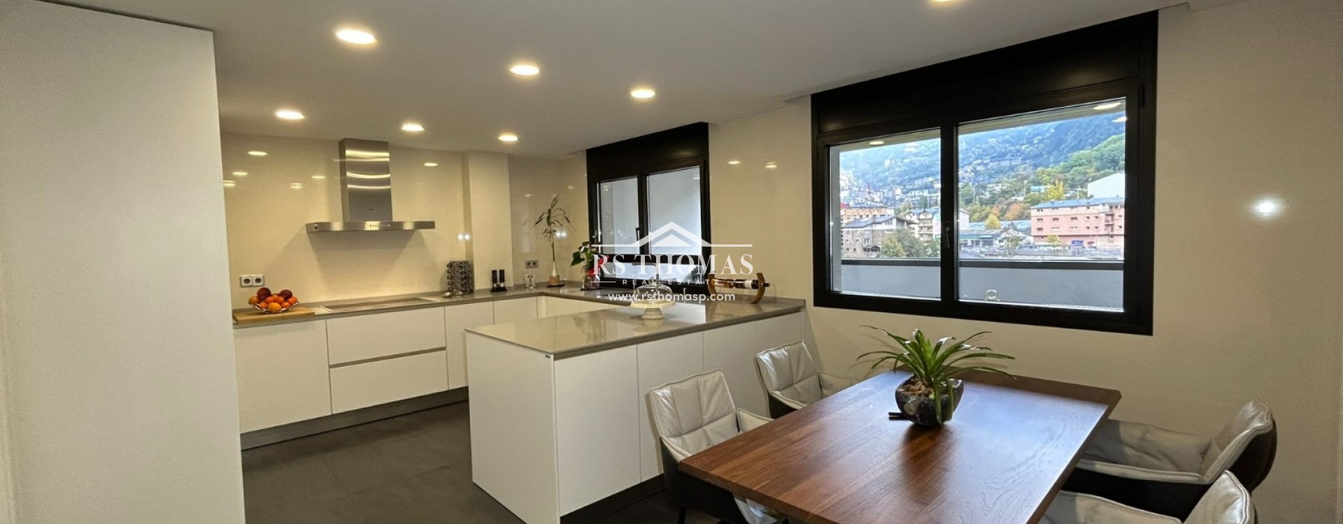 Compra - Ático -
Vila