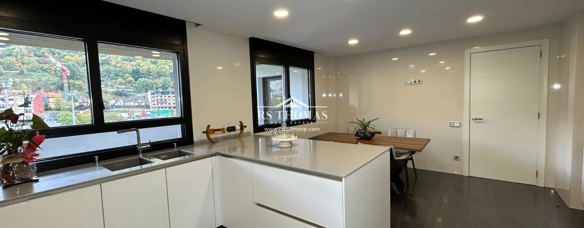 Compra - Ático -
Vila