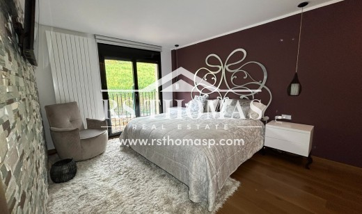 Compra - Ático -
Vila