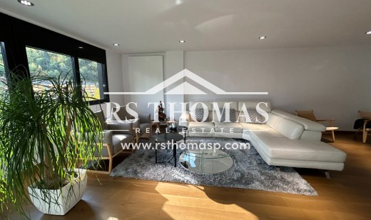 Compra - Ático -
Vila