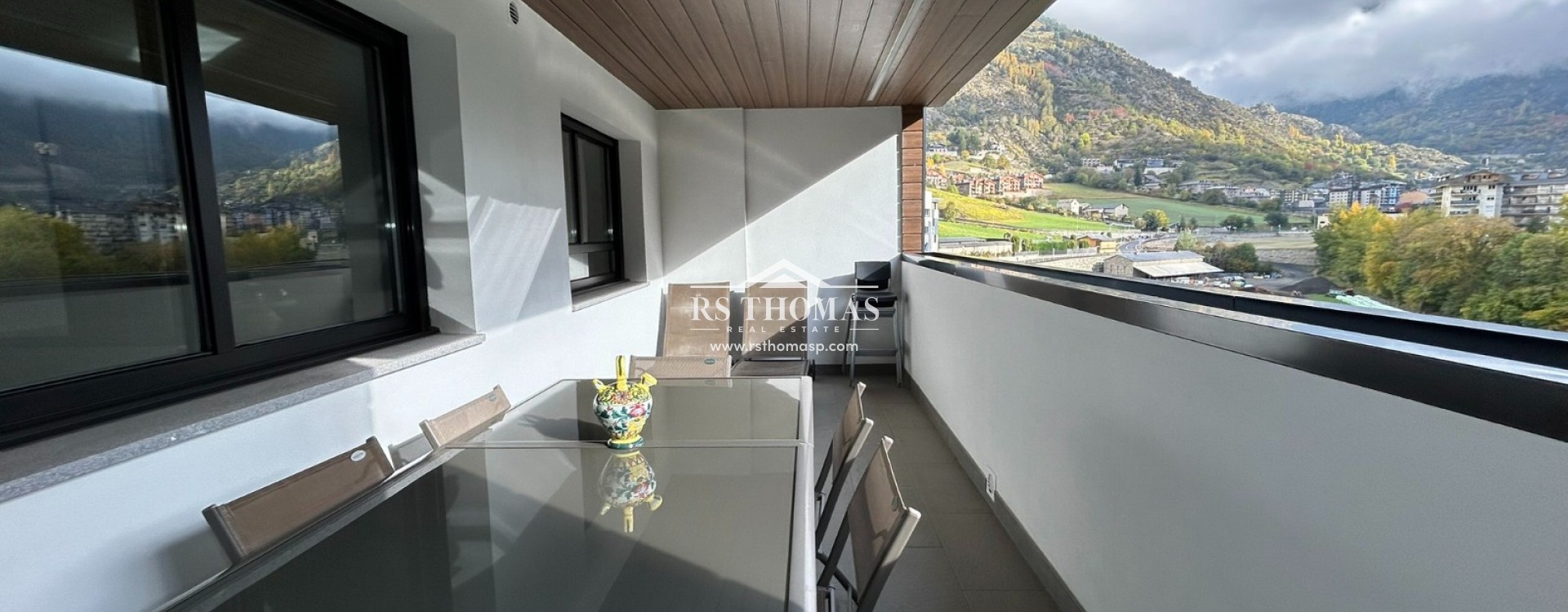 Compra - Ático -
Vila