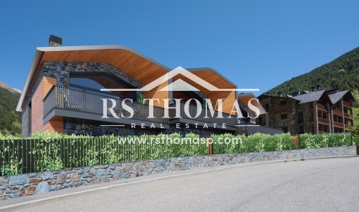 Compra - Casa adosada -
Canillo